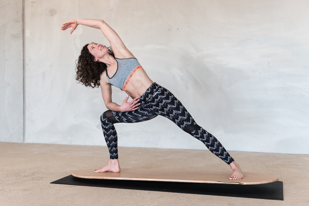 Yoga-auf-dem-Board-für-Yoga-Erfahrene-und-Sport-Affine